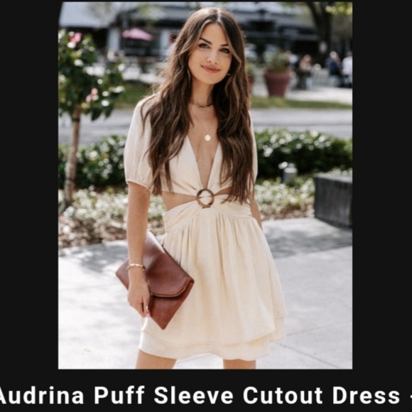 Le Lis Dresses & Skirts - Le Lis Cream Puff Sleeve Cutout Dress